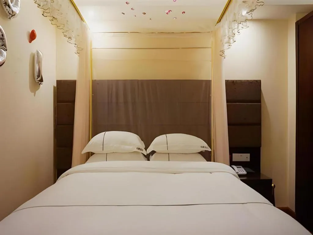 Bed in Jingtu hotel zhanjiang dingsheng plaza store
