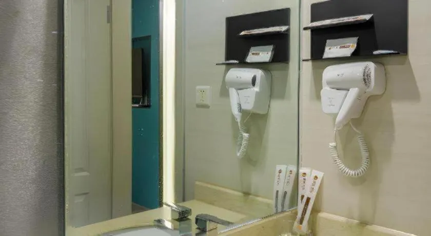 Jingtu hotel zhanjiang dingsheng plaza store