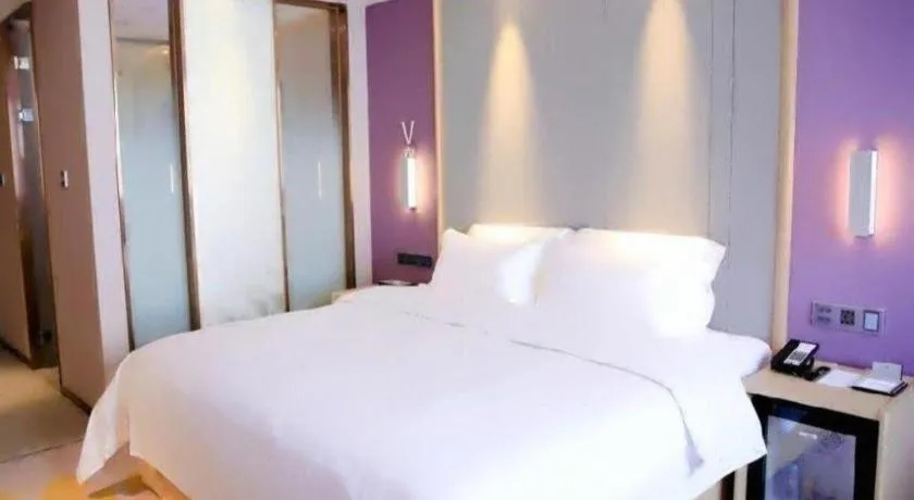 Bed in Lavande Hotels Guangzhou Baiyun Avenue North Metro Station