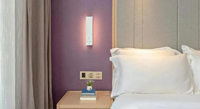 Bed in Lavande Hotels Guangzhou Baiyun Avenue North Metro Station