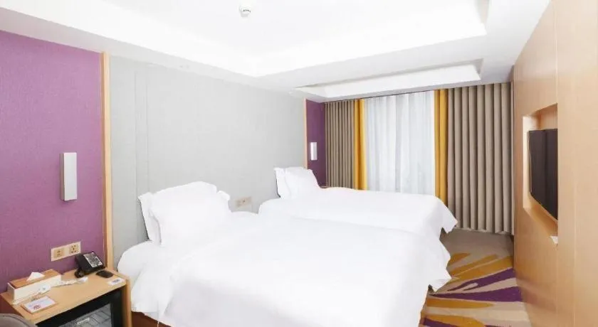 Bed in Lavande Hotels Guangzhou Baiyun Avenue North Metro Station