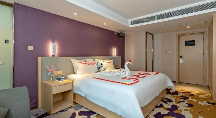 Bed in Lavande Hotels Guangzhou Baiyun Avenue North Metro Station