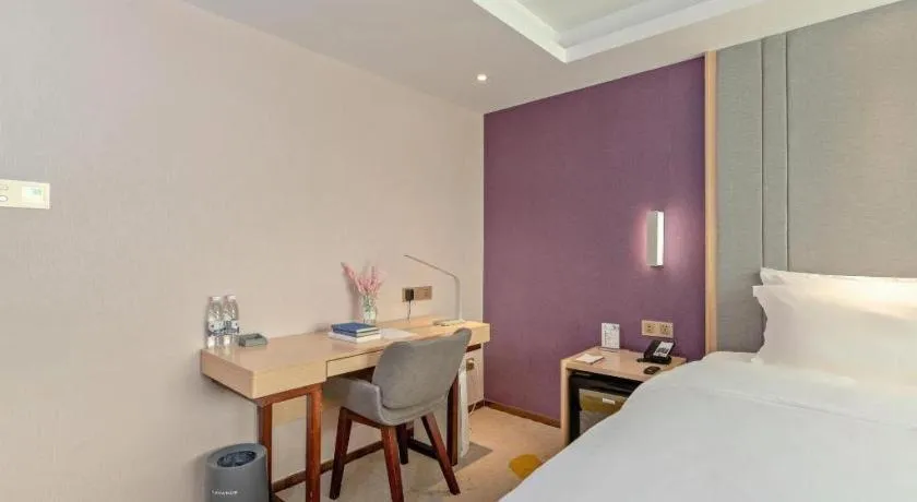 Bed in Lavande Hotels Guangzhou Baiyun Avenue North Metro Station