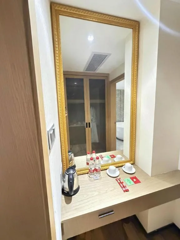 Bed in The Bmc Hotel