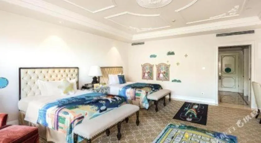 Bed in Wyndham Grand Plaza Royale Resort Nanjing