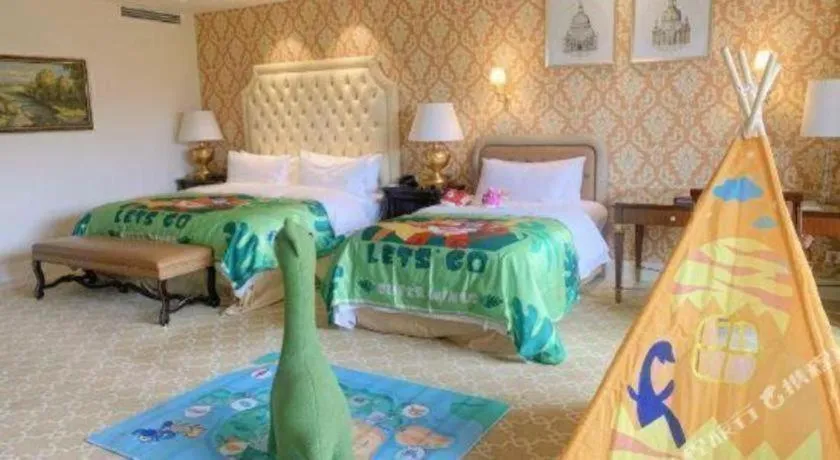 Bed in Wyndham Grand Plaza Royale Resort Nanjing