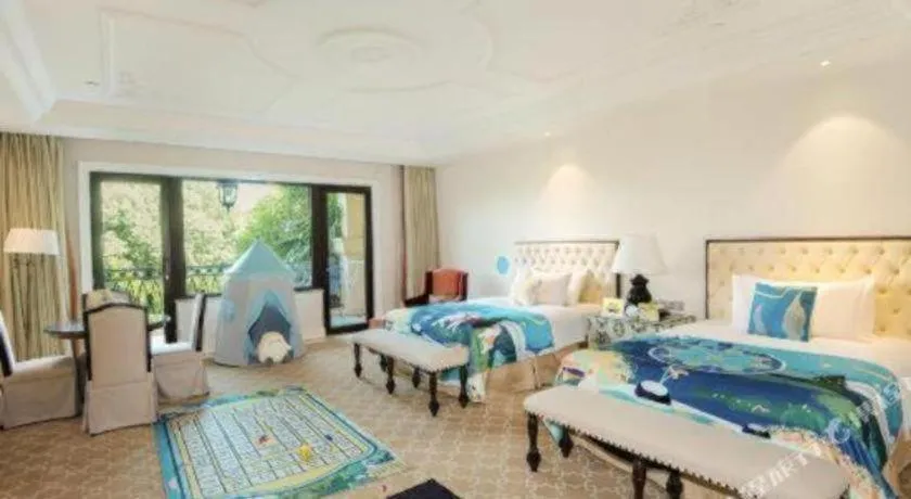 Bed in Wyndham Grand Plaza Royale Resort Nanjing