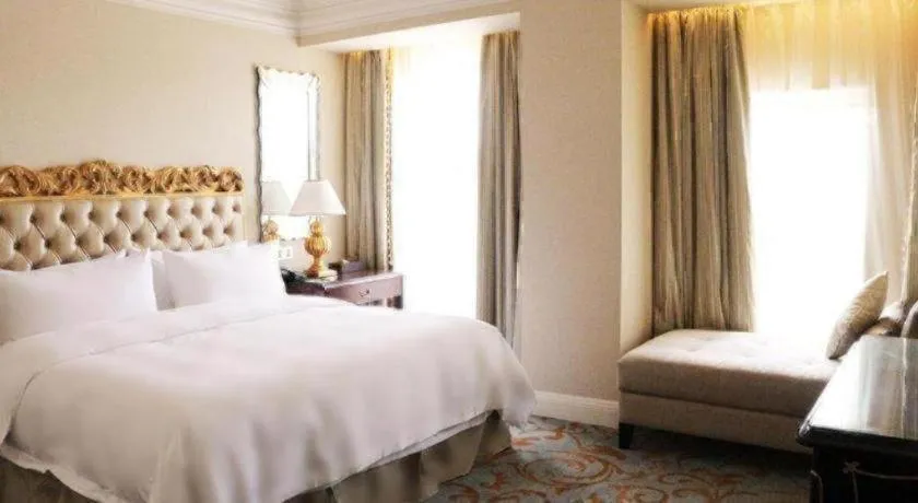 Bed in Wyndham Grand Plaza Royale Resort Nanjing