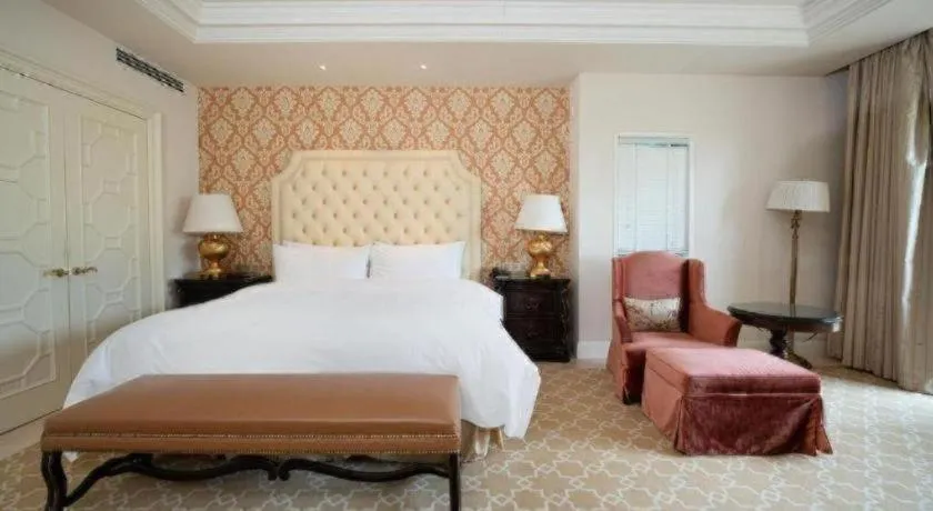 Bed in Wyndham Grand Plaza Royale Resort Nanjing