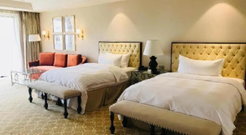 Bed in Wyndham Grand Plaza Royale Resort Nanjing