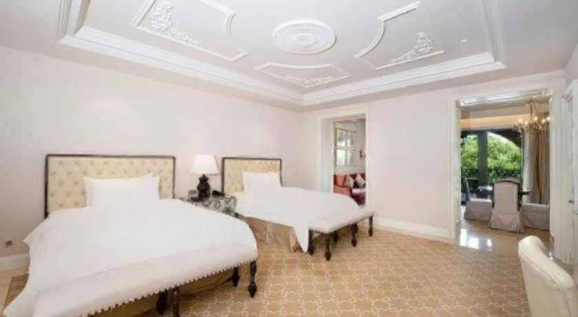 Bed in Wyndham Grand Plaza Royale Resort Nanjing