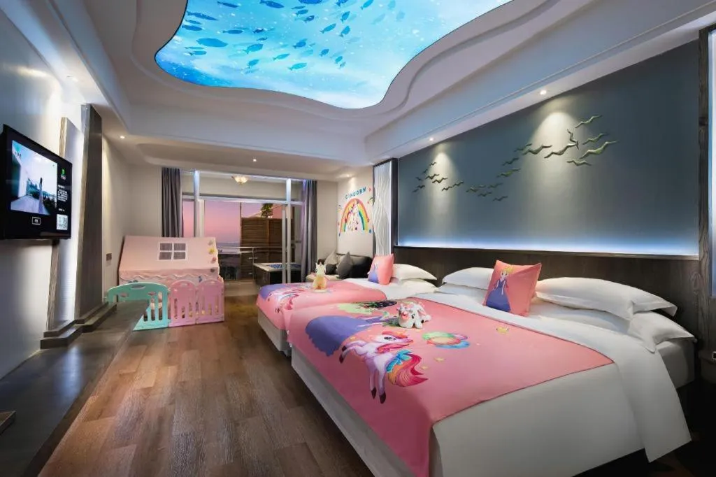 Bed in HuangMa holiday yacht view sea resort hotel