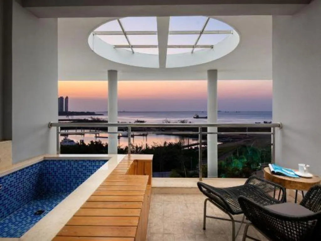 HuangMa holiday yacht view sea resort hotel