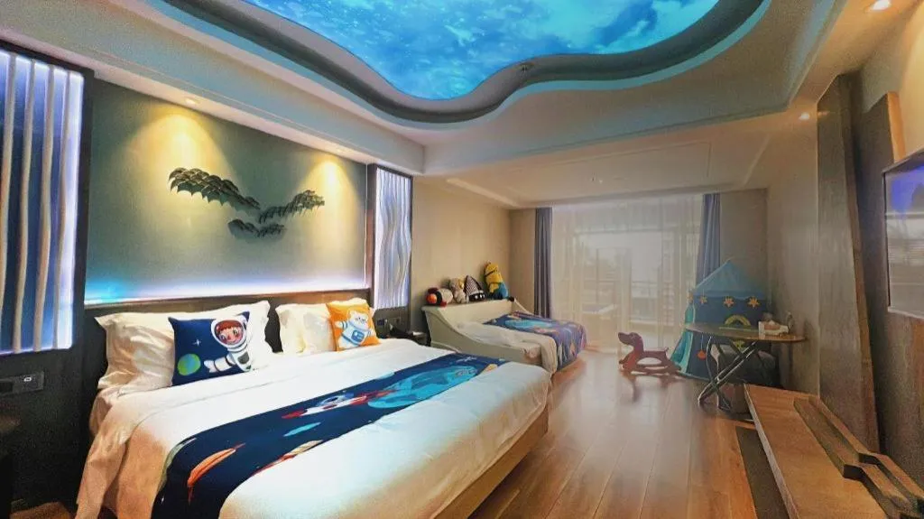 Bed in HuangMa holiday yacht view sea resort hotel