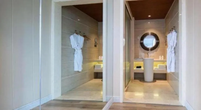 HuangMa holiday yacht view sea resort hotel