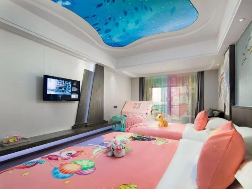 Bed in HuangMa holiday yacht view sea resort hotel