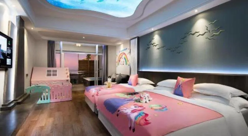 Bed in HuangMa holiday yacht view sea resort hotel