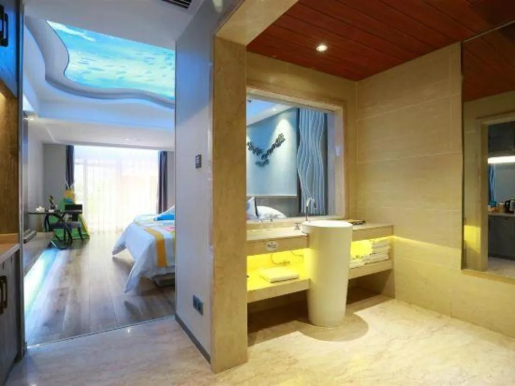 Bed in HuangMa holiday yacht view sea resort hotel