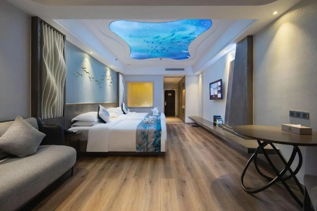 Bed in HuangMa holiday yacht view sea resort hotel