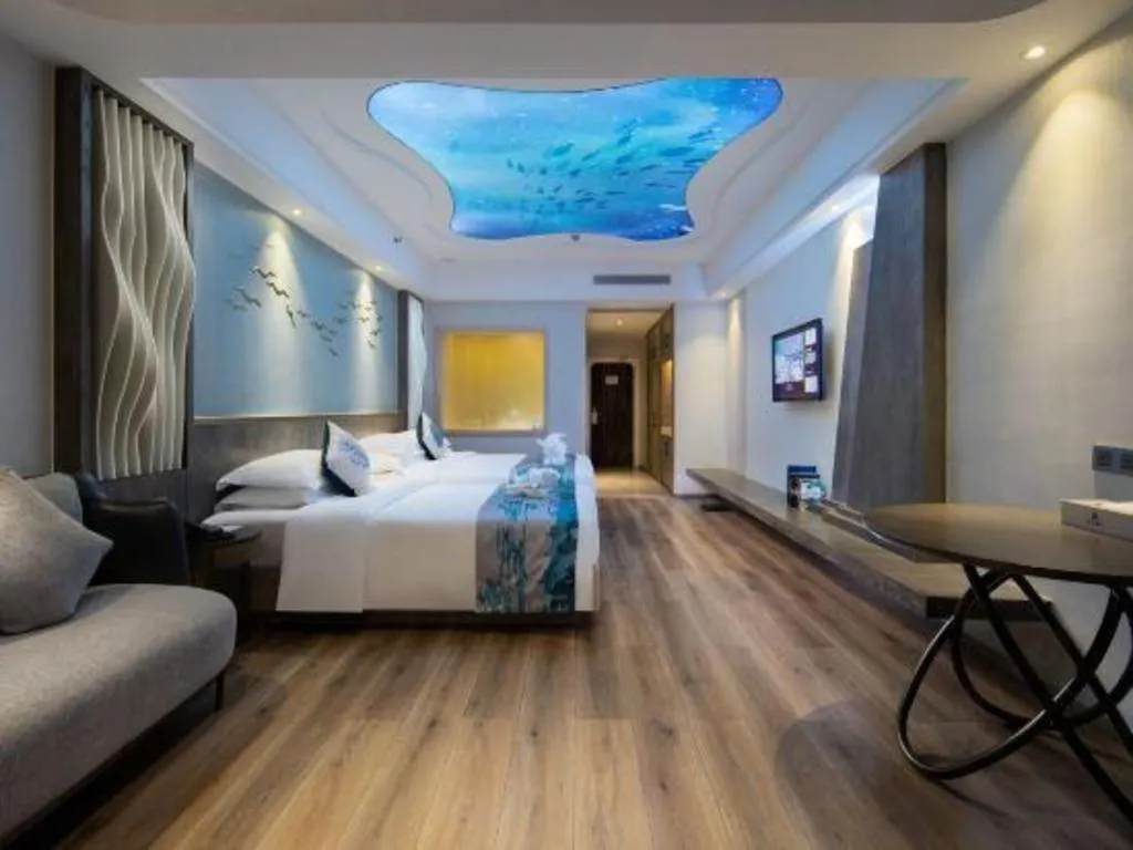 Bed in HuangMa holiday yacht view sea resort hotel