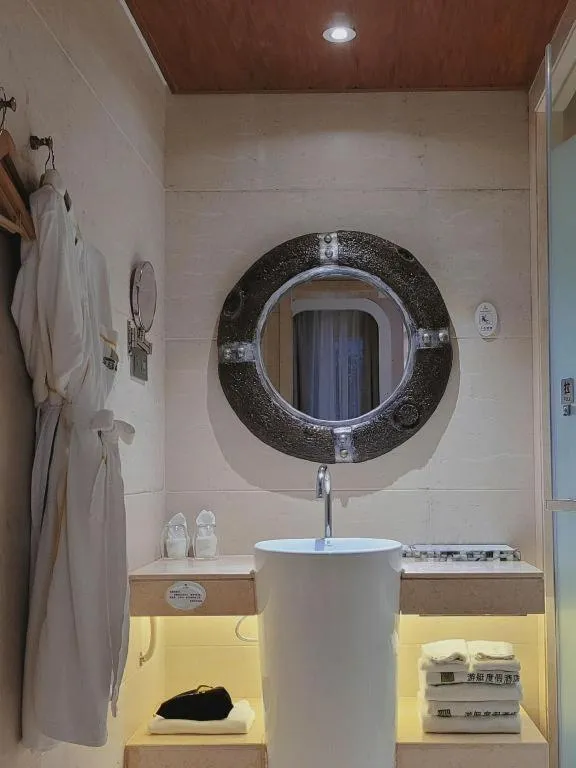 HuangMa holiday yacht view sea resort hotel