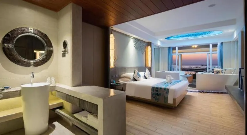 HuangMa holiday yacht view sea resort hotel