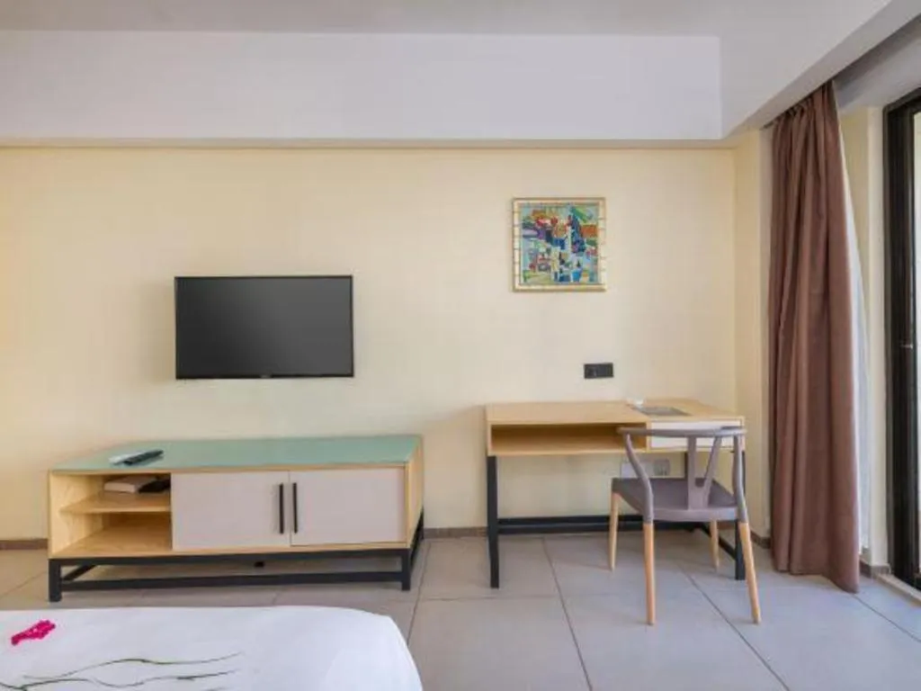 Bed in Yuhai International Resort Hotel