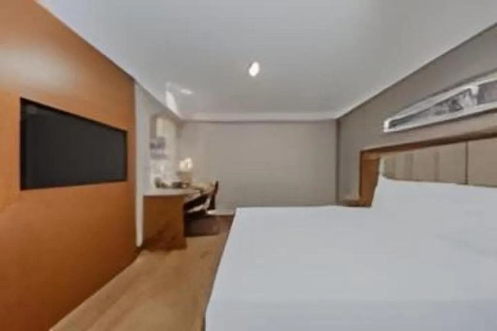Bed in Yitel Hotel Shanghai Hongqiao Linkong Industrial Park Songhong Road Metro Station
