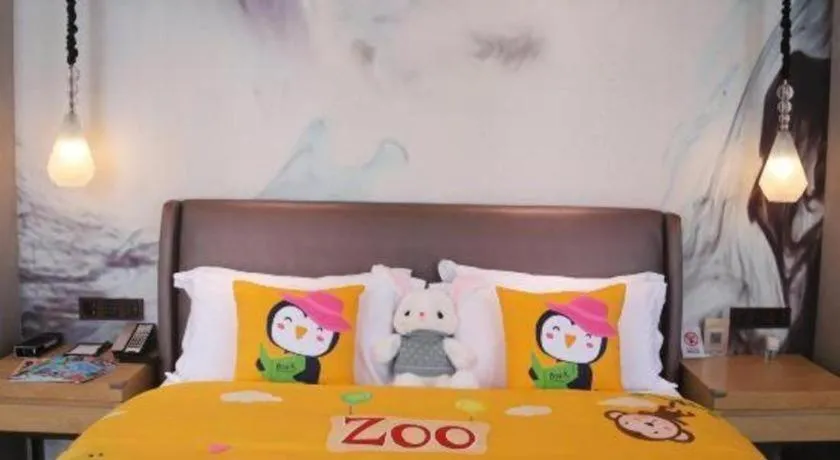 Bed in ZHONG DING HOTEL