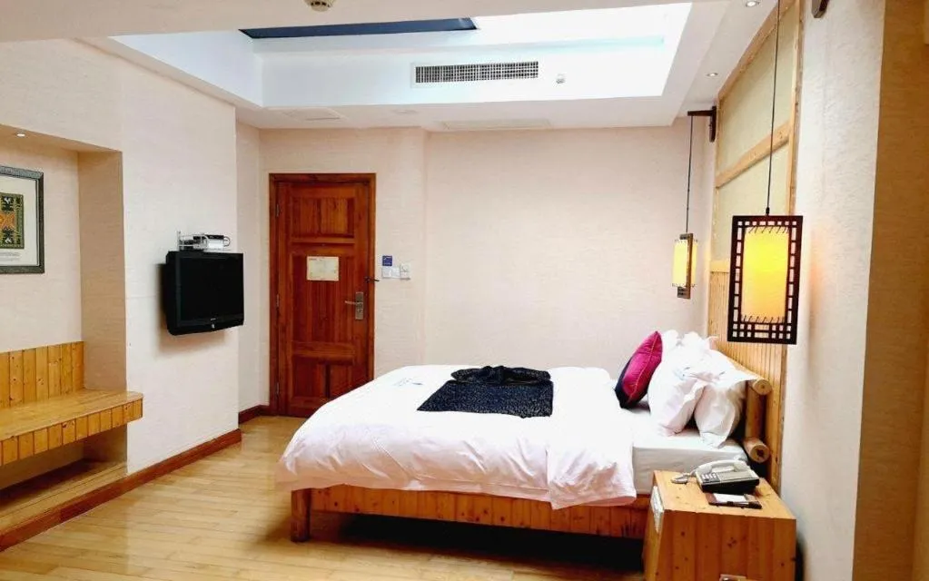 Bed in Shaoguan Palace International Resorts