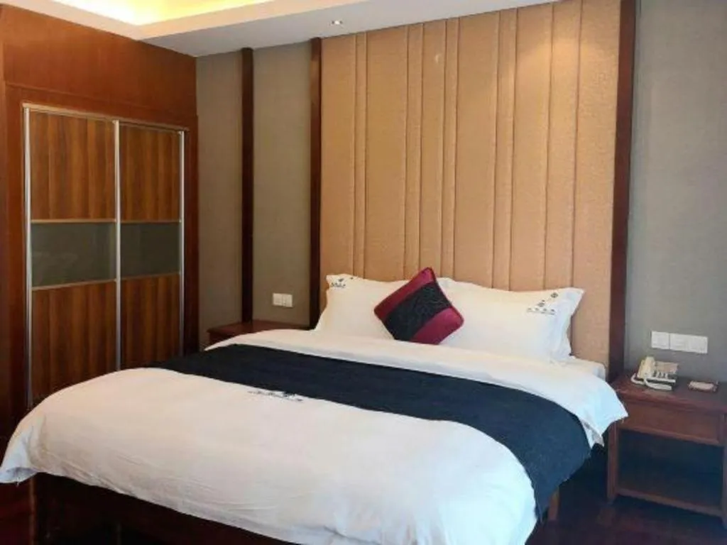 Bed in Shaoguan Palace International Resorts