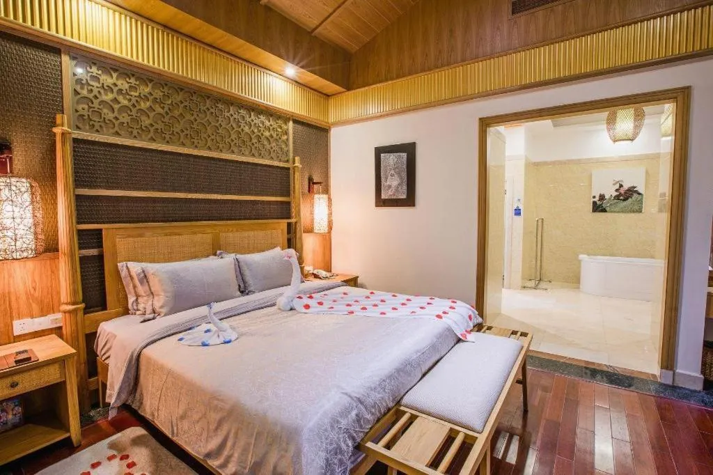 Bed in Shaoguan Palace International Resorts