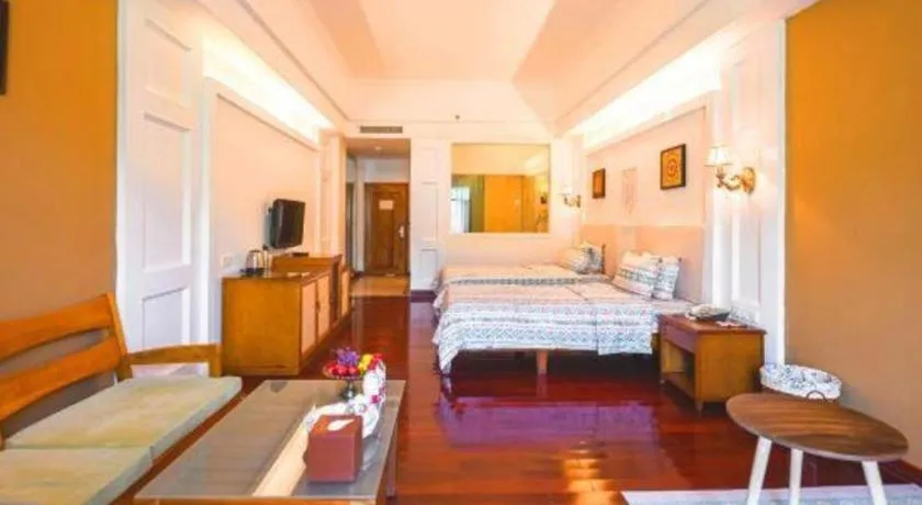 Bed in Shaoguan Palace International Resorts