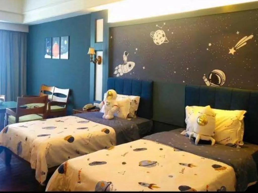 Bed in Shaoguan Palace International Resorts