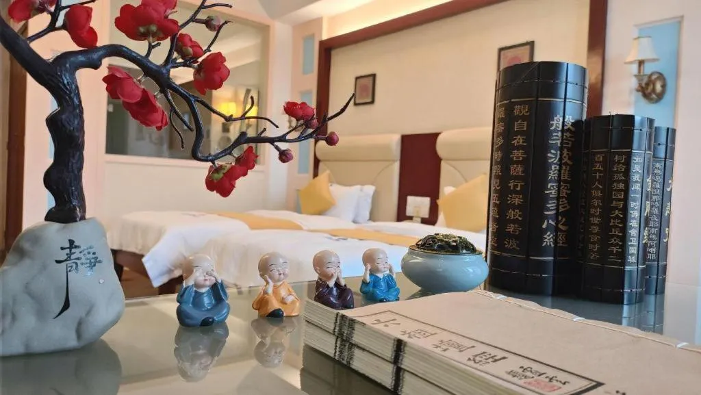 Bed in Shaoguan Palace International Resorts