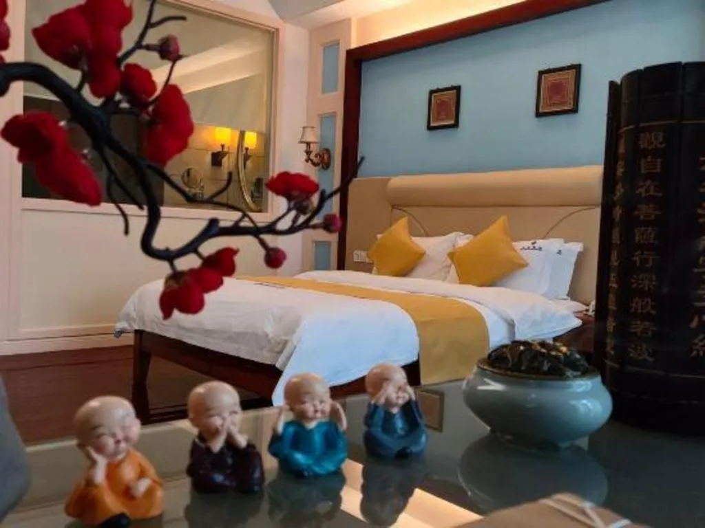 Bed in Shaoguan Palace International Resorts