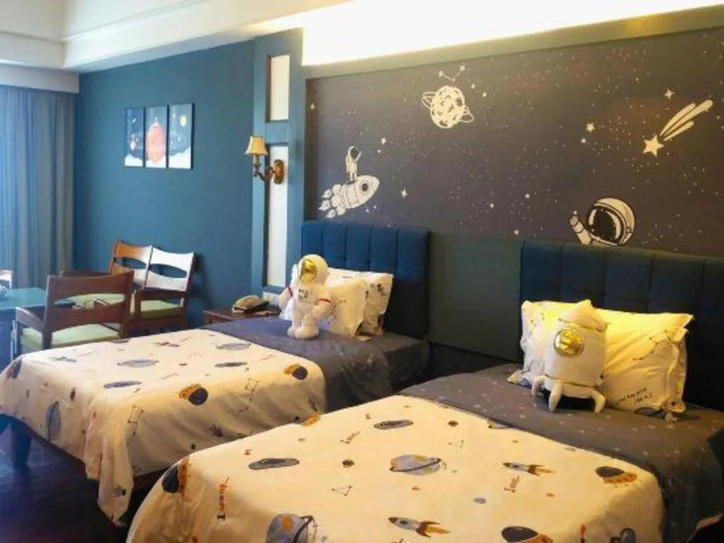 Bed in Shaoguan Palace International Resorts