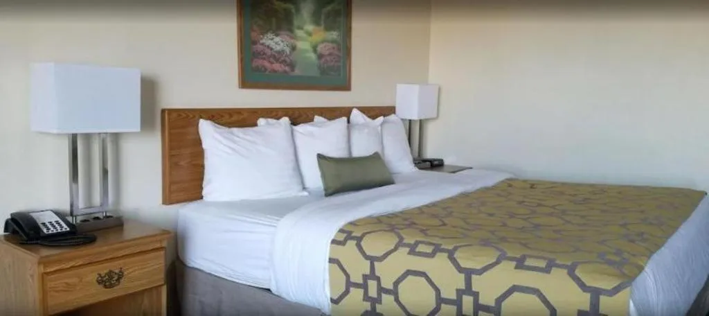 Bed in Days Inn by Wyndham Hemet