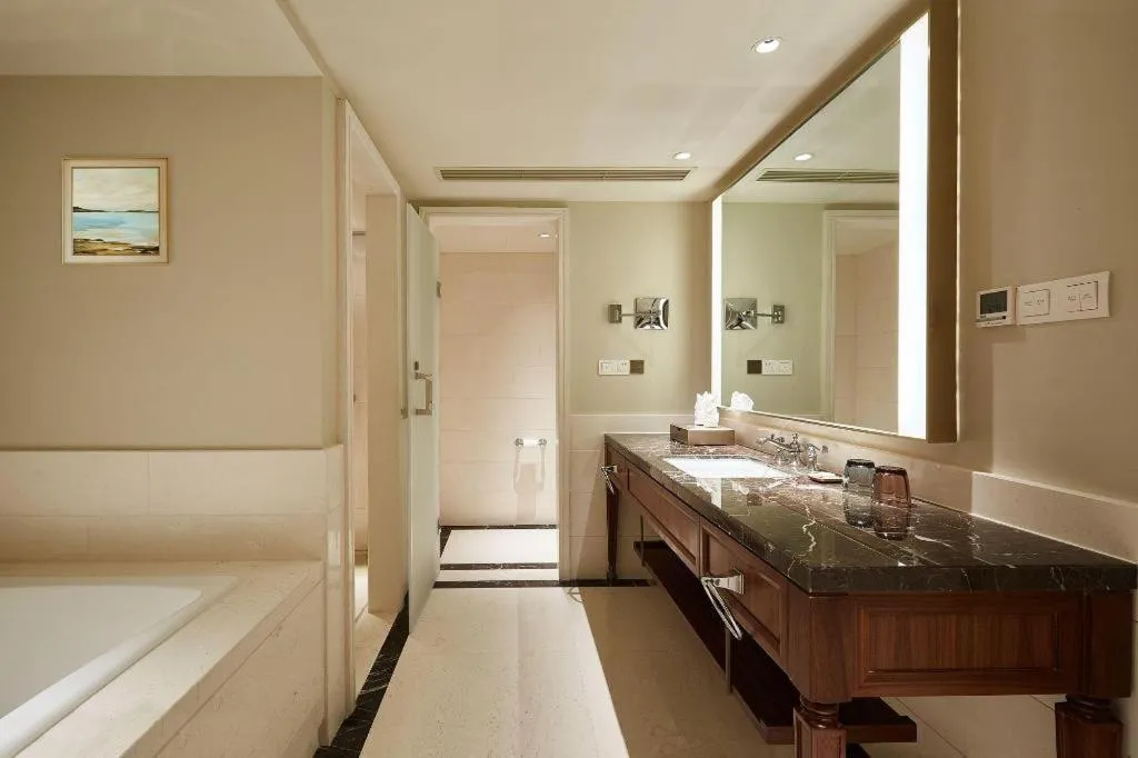 Bed in Donghai Xianhucheng Huanglong Hotel