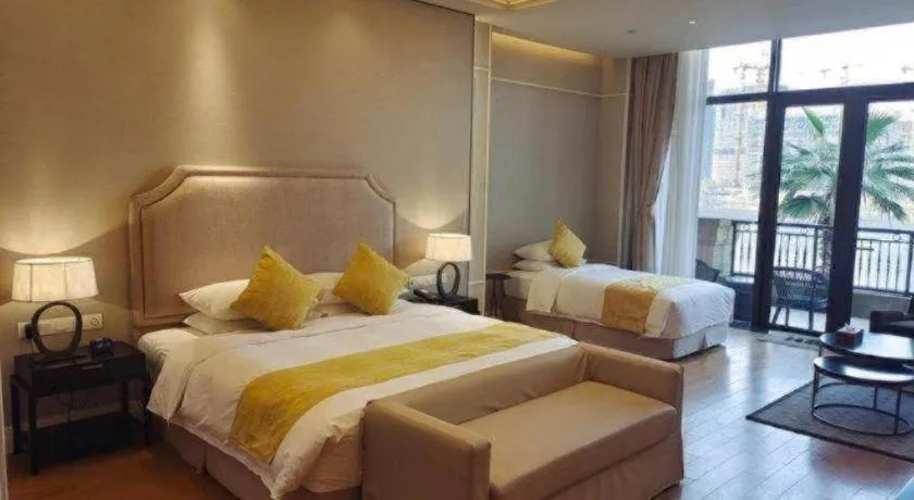 Bed in Donghai Xianhucheng Huanglong Hotel