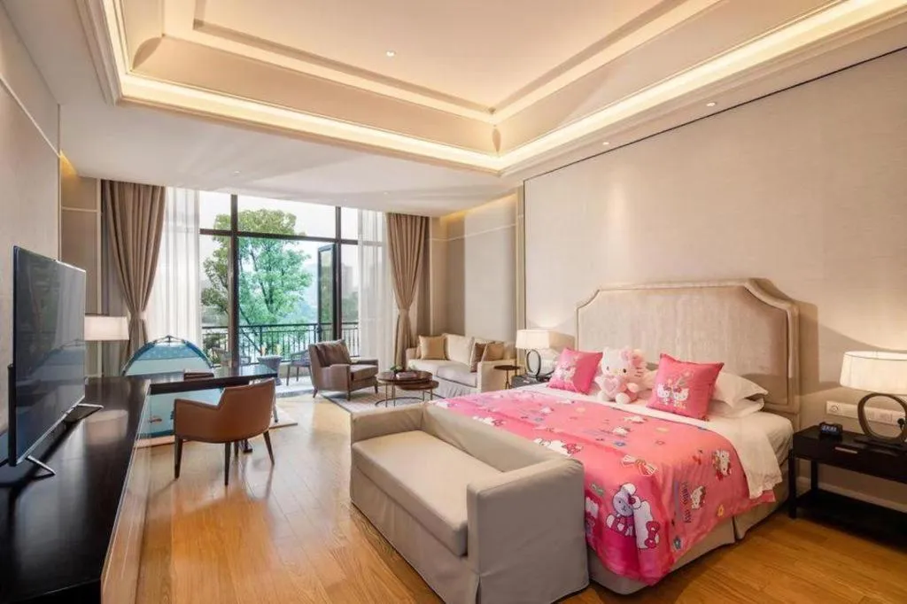 Bed in Donghai Xianhucheng Huanglong Hotel