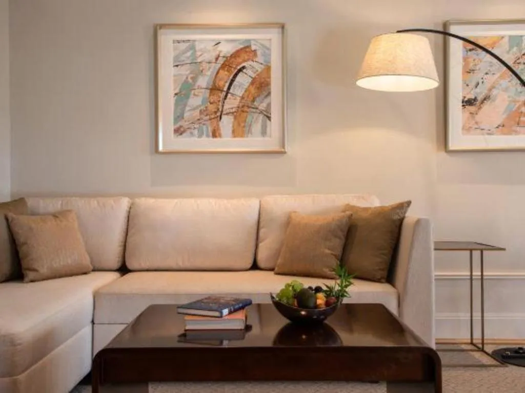 Donghai Xianhucheng Huanglong Hotel