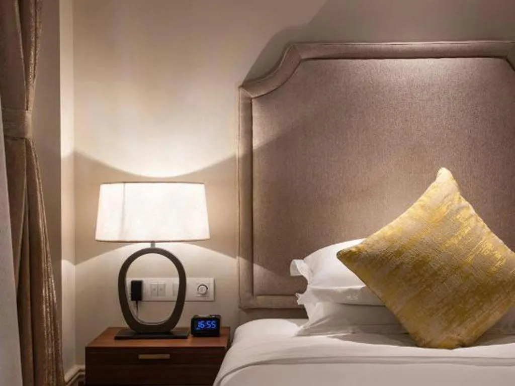 Bed in Donghai Xianhucheng Huanglong Hotel