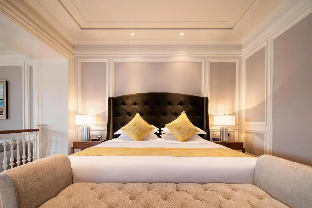 Bed in Donghai Xianhucheng Huanglong Hotel