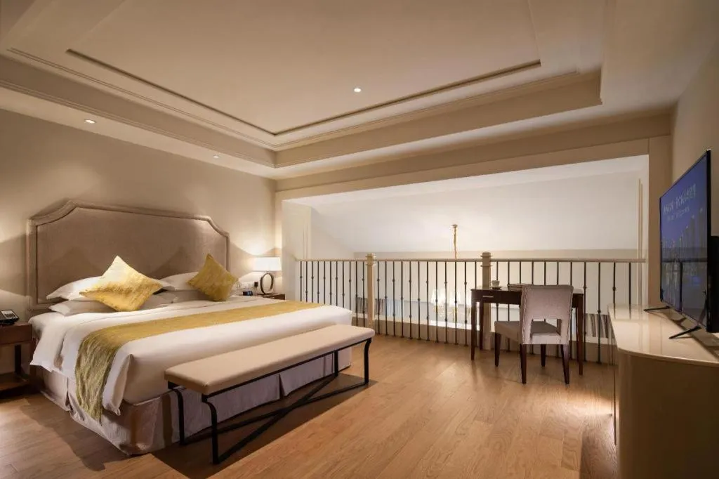 Bed in Donghai Xianhucheng Huanglong Hotel