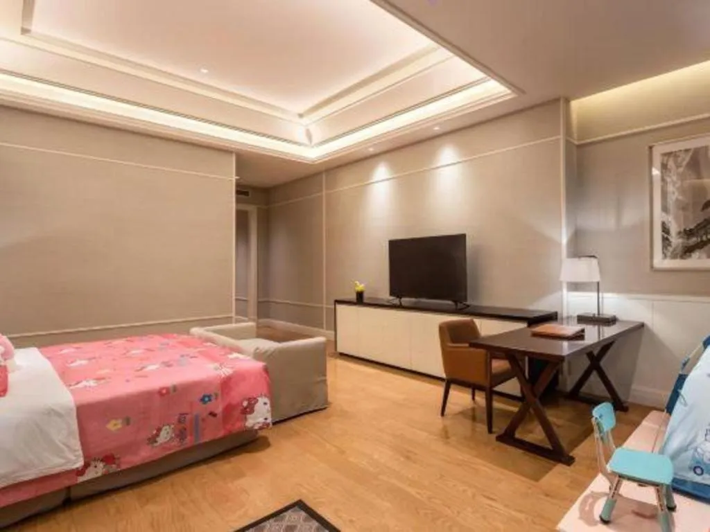 Bed in Donghai Xianhucheng Huanglong Hotel