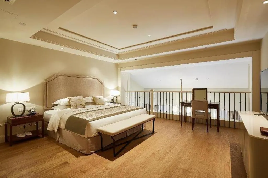 Bed in Donghai Xianhucheng Huanglong Hotel