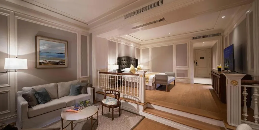 Bed in Donghai Xianhucheng Huanglong Hotel