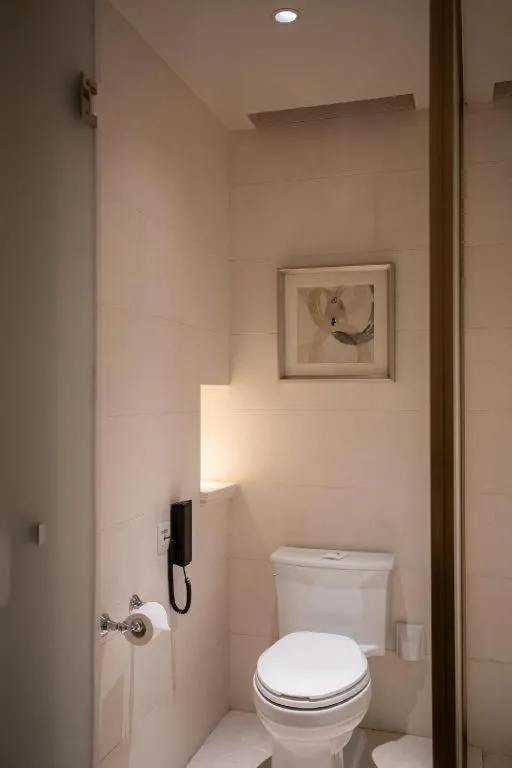 Donghai Xianhucheng Huanglong Hotel