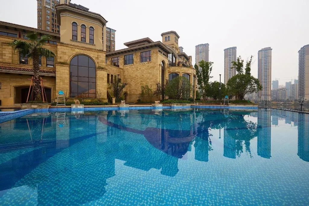 Donghai Xianhucheng Huanglong Hotel